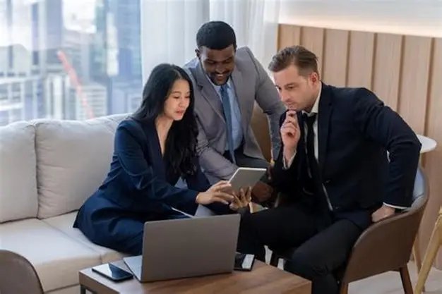 Global entrepreneurs forming US LLCs for international business